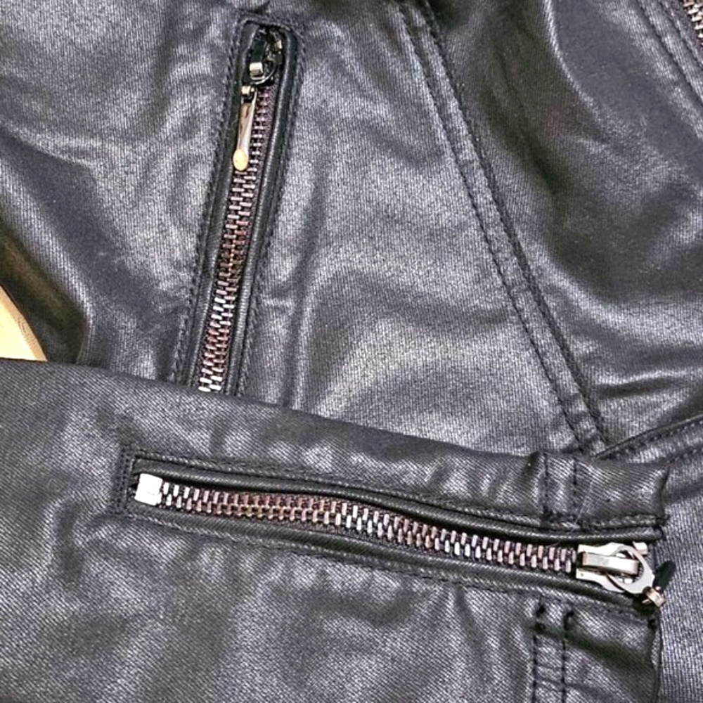 🔥HP🔥MOTO JACKET, BLACK COATED w/ DIAGONAL ZIPPERED CLOSURE from WHBM, SIZE 2P - Picture 9 of 16